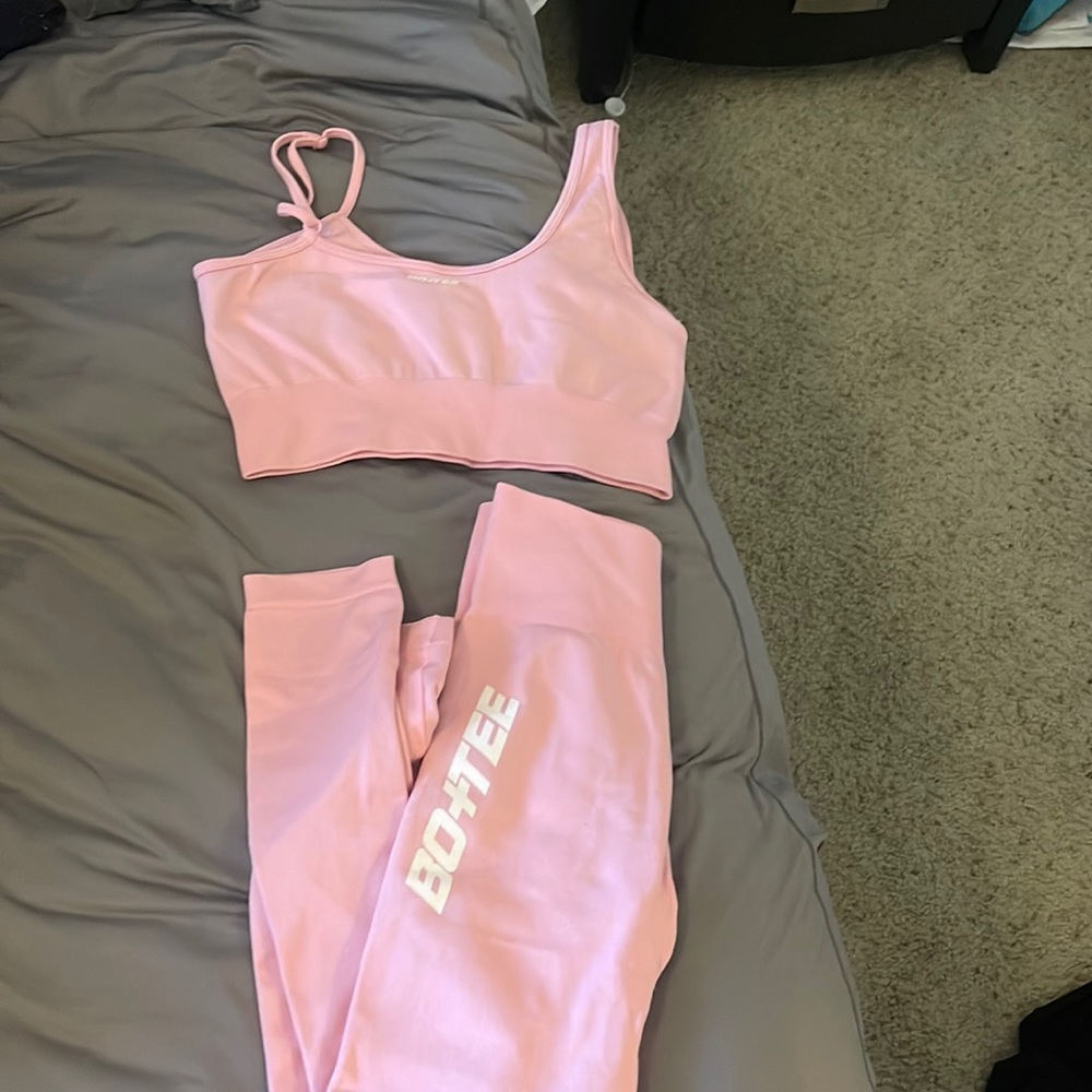 COPY - Bo+tee light pink workout set!